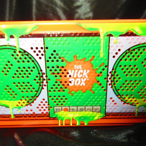 Retro Boom Box Bluetooth Speaker and Alarm Clock Nick Box EXCLUSIVE Summer 2021 - Picture 6 of 7